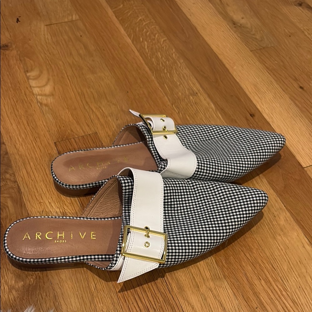 Archive Women’s Black and White Checkered Sandals with Gold Buckle Size 9.5